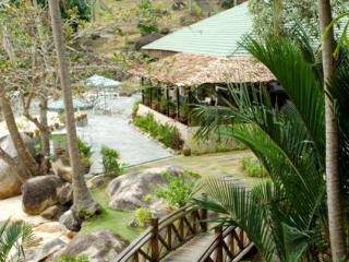 Resor Minang Cove